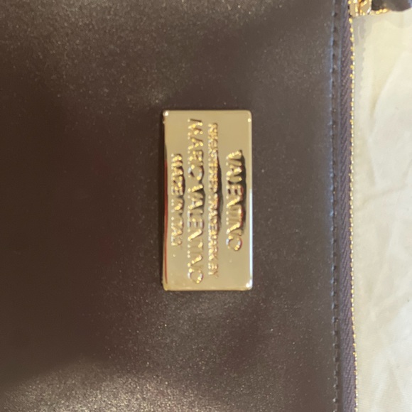 Valentino - Picture 6 of 6